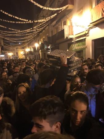 Cofradía Borriquilla Granada: VIAJE A SEVILLA ORGANIZADO POR EL GRUPO JOVEN
