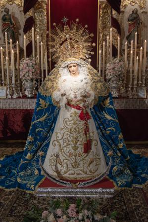 Cofradía Borriquilla Granada: PRESENTACIÓN Y BENDICIÓN DE PEANA, MEDIA LUNA Y ROPAJES PARA LA NIÑA HEBREA