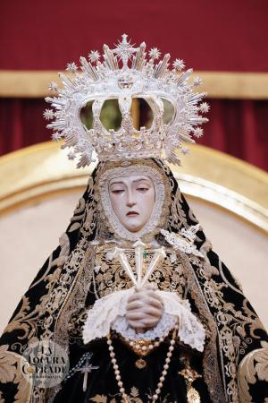 Cofradía Borriquilla Granada: Reconocimiento Canónico y Pontificio de la Coronación de Nuestra Señora de la Soledad