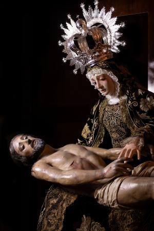 Cofradía Borriquilla Granada: TRASLADO DE NUESTRA SEÑORA DE LAS ANGUSTIAS A LA S.I. CATEDRAL CON MOTIVO DE “KERYGMA”