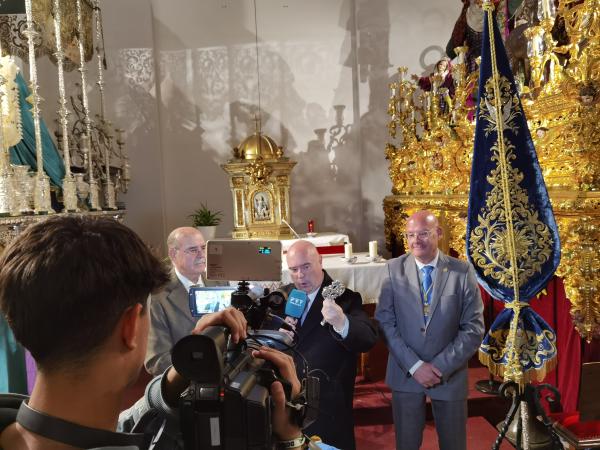 Cofradía Borriquilla Granada: LA CUENTA ATRÁS ES EMINENTE CON LA "ENTREGA DE LA LLAVE"
