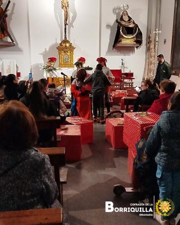 Cofradía Borriquilla Granada: LOS REYES MAGOS LLENAN DE ILUSIÓN LA CALLE ELVIRA