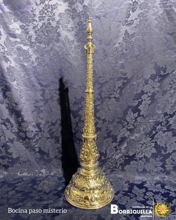 Cofradía Borriquilla Granada: PRESENTADAS Y BENDECIDAS LAS NUEVAS BOCINAS Y PAÑOS