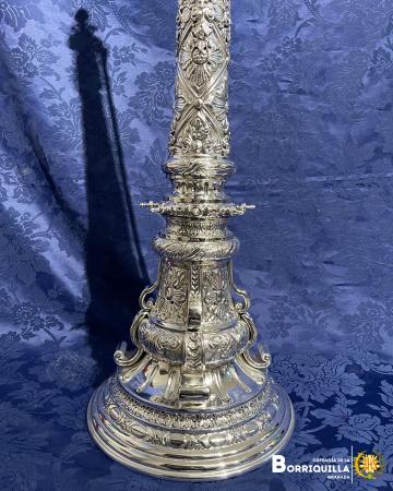 Cofradía Borriquilla Granada: PRESENTADAS Y BENDECIDAS LAS NUEVAS BOCINAS Y PAÑOS