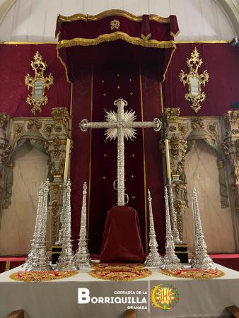 Cofradía Borriquilla Granada: BOCINAS Y PAÑOS