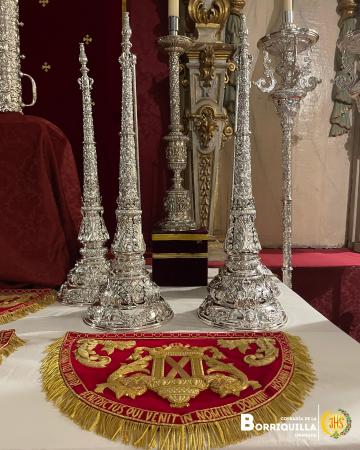 Cofradía Borriquilla Granada: PRESENTADAS Y BENDECIDAS LAS NUEVAS BOCINAS Y PAÑOS