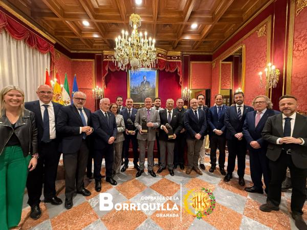 Cofradía Borriquilla Granada: RECOGIMOS EL PREMIO "DOMINGO SÁNCHEZ MESA"