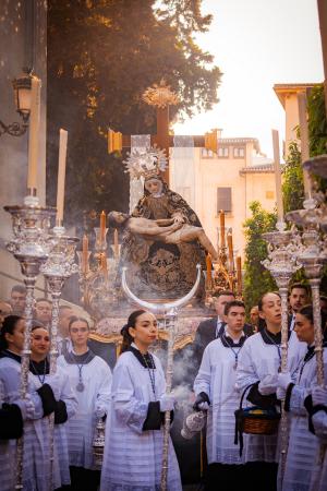 Cofradía Borriquilla Granada: TRASLADO DE LA VIRGEN DE LAS ANGUSTIAS DE SAN ANDRÉS A LA S.A.I. CATEDRAL POR KERYGMA