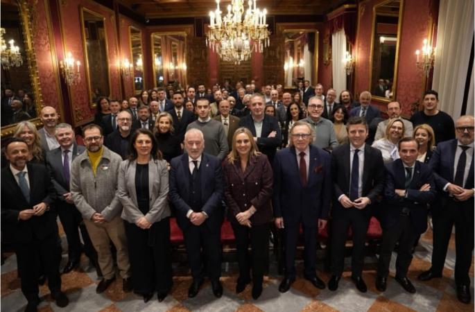 Cofradía Borriquilla Granada: ASISTIMOS A LA RECEPCIÓN DEL EXCMO. AYUNTAMIENTO DE GRANADA