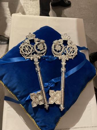 Cofradía Borriquilla Granada: Y L A CUENTA ATRÁS ES EMINENTE CON LA "ENTREGA DE LA LLAVE"